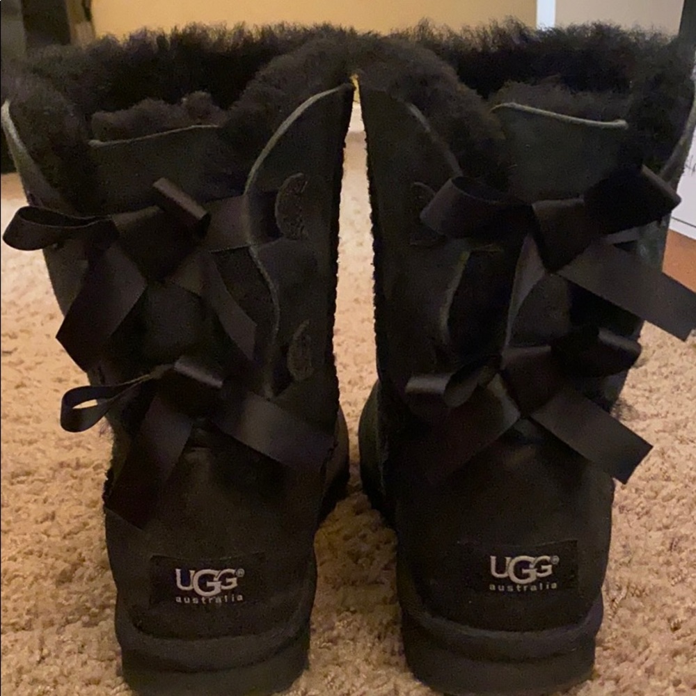 Black Short Bow Uggs